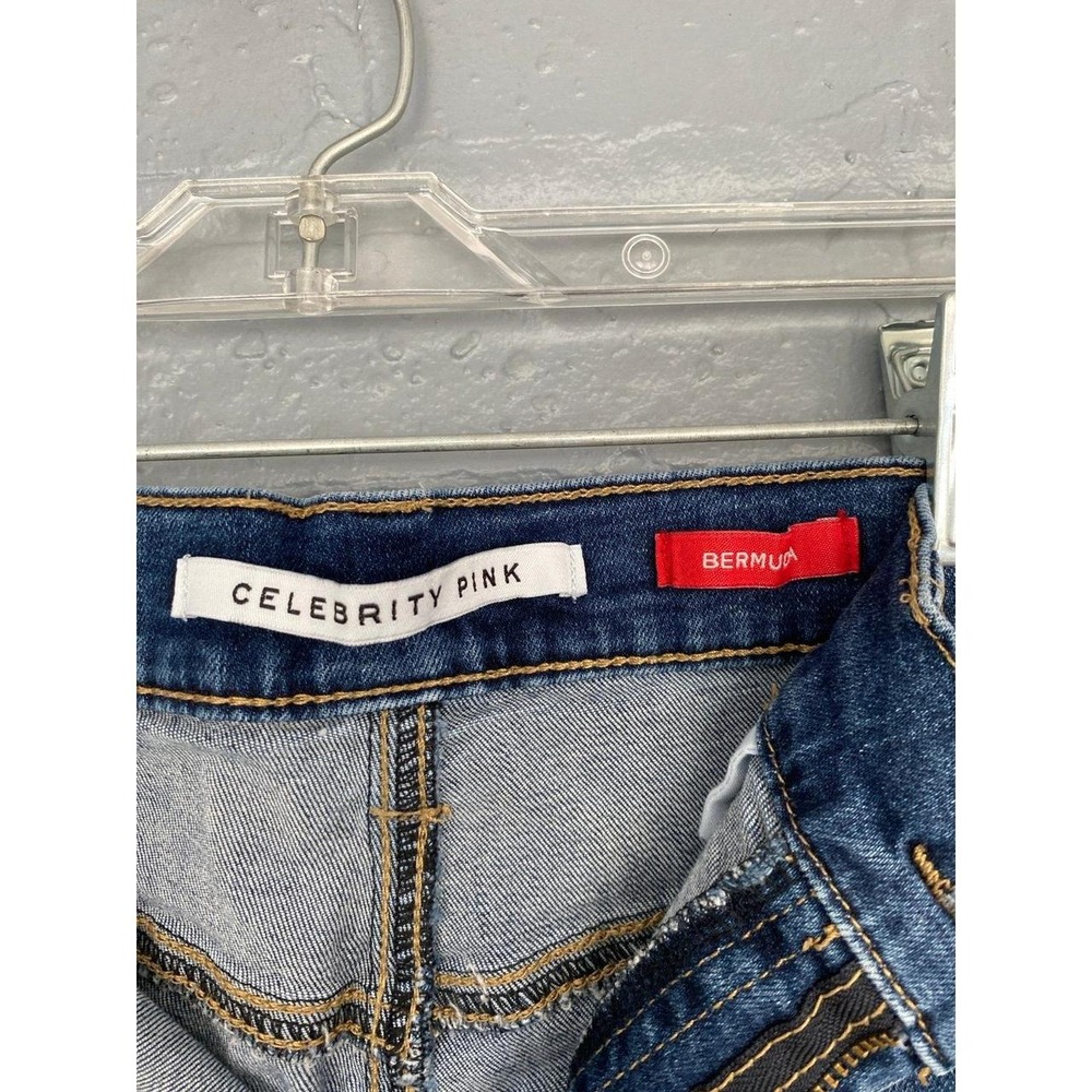 Shorts - Picture 2 of 3